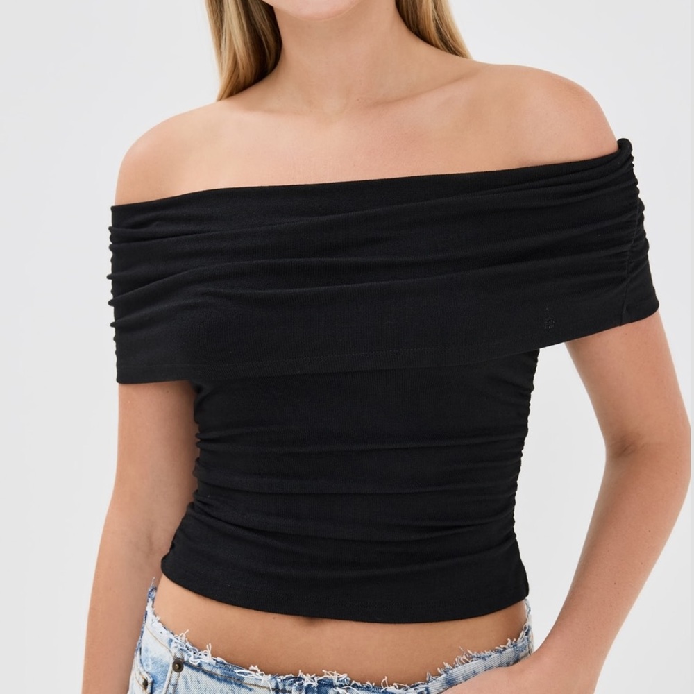 LIONESS - NEW WITH TAGS Elegant Black Off-Shoulder Top